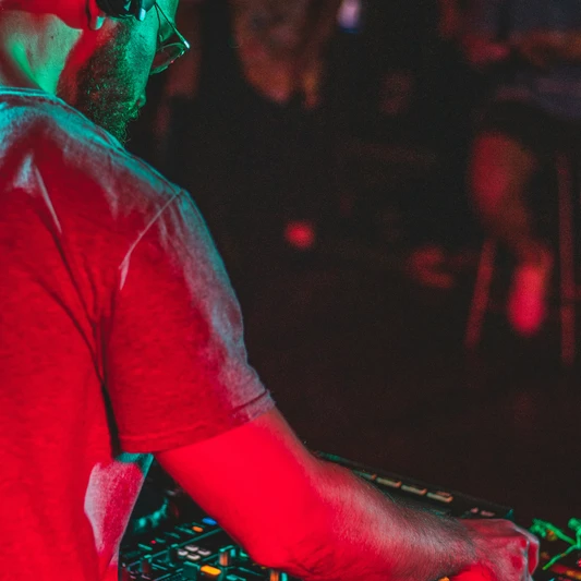 Des danseurs incroyables, une énergie débordante et une ambiance chaleureuse. Un grand bravo !